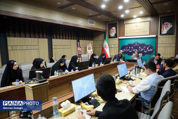 مراسم تجلیل از دانش آموز خبرنگاران شهر تهران
