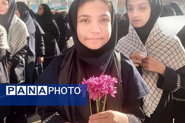 دبیرستان شادروان اخترصدوقی در سوگ مادر دو عالم