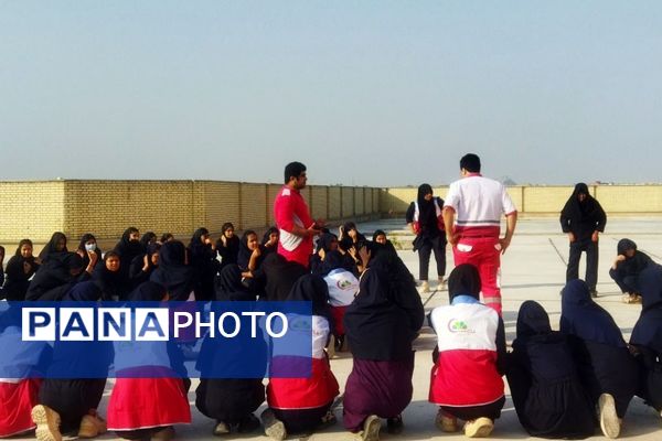 بیست و ششمین مانور زلزله و ایمنی در مدرسه دخترانه شهید رضا زارعی بندرعباس