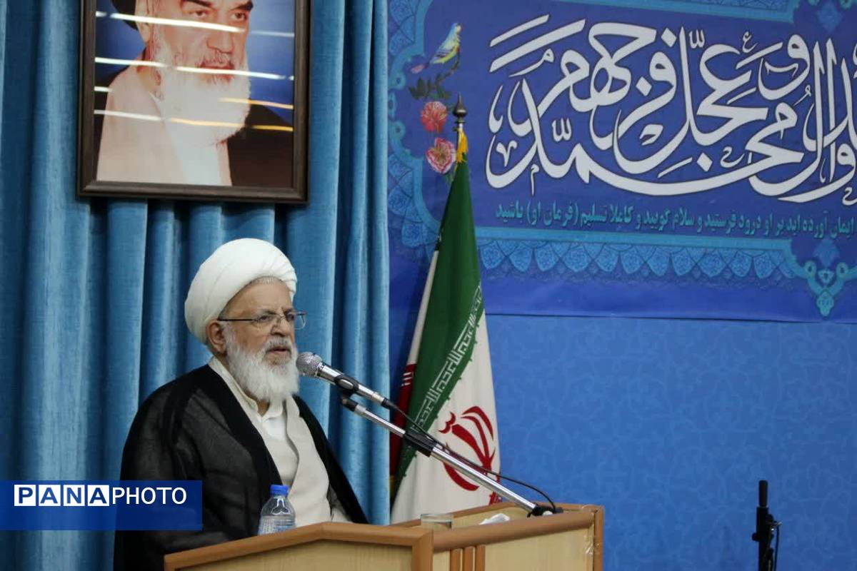 دیدار تشکل‌های دانش‌آموزی یزد با نماینده ولی‌فقیه در یزد