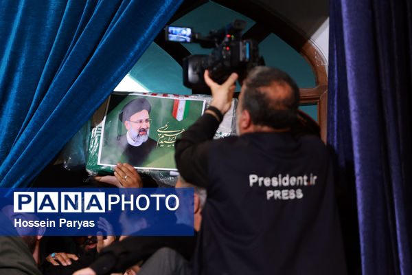 مراسم وداع با پیکر شهدای خدمت در مصلی تهران