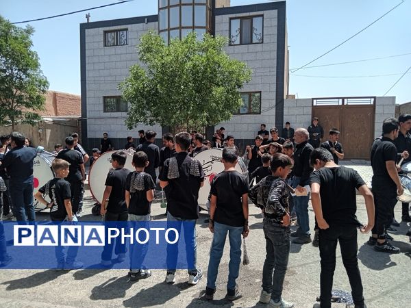 آیین تاسوعای حسینی؛ مردم رباطسنگ در سوگ علمدار کربلا