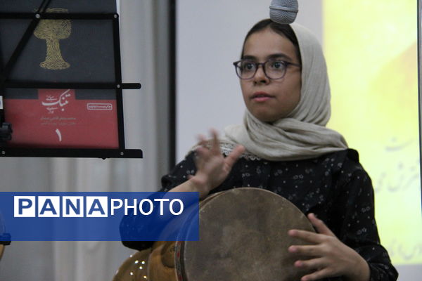 مراسم حافظ خوانی در کانون ام ابیها یزد