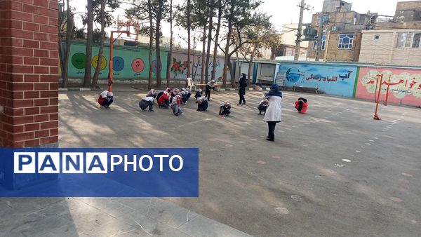 بیست و هفتمین مانور زلزله و ایمنی با شعار "مدرسه ایمن جامعه تاب آور " در دبستان پیام۲ ناحیه یک 