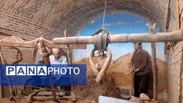 فلک‌الافلاک میزبان دانش‌آموزان‌دبیرستان‌ریحانه