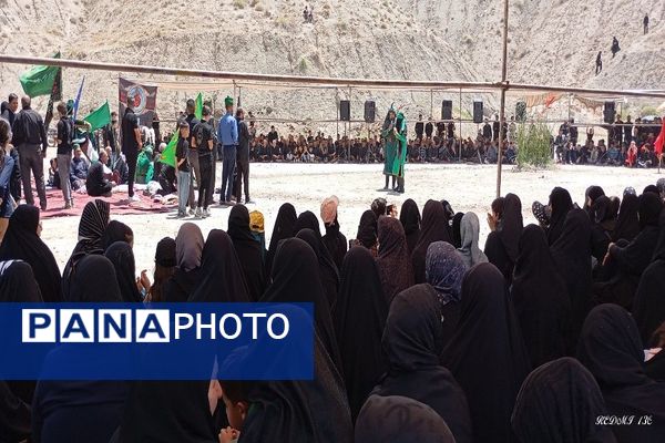 تعزیه خوانی در روز عاشورای حسینی در گلزار شهدای بار 