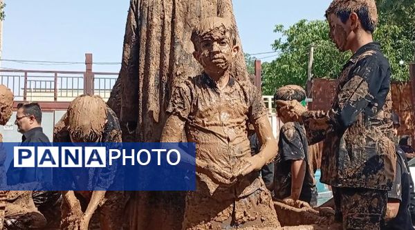 زنان و مردان بن در آیین گل‌زنی؛ هم‌نوا با کاروان کربلا