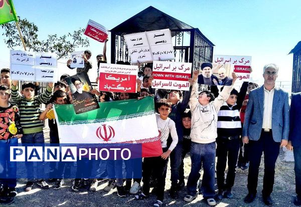 غبارروبی گلزار شهدای روستای نمرور توسط دانش‌آموزان