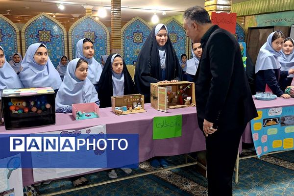 نمایشگاه پژوهش به مناسبت هفته پژوهش در دبستان حکمت نبوی ناحیه دو شهرری 
