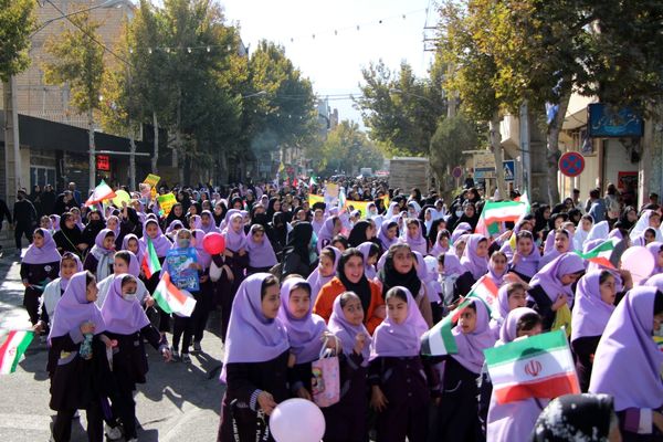  طنین فریاد استکبارستیزی در دل زاینده‌رود