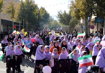  طنین فریاد استکبارستیزی در دل زاینده‌رود