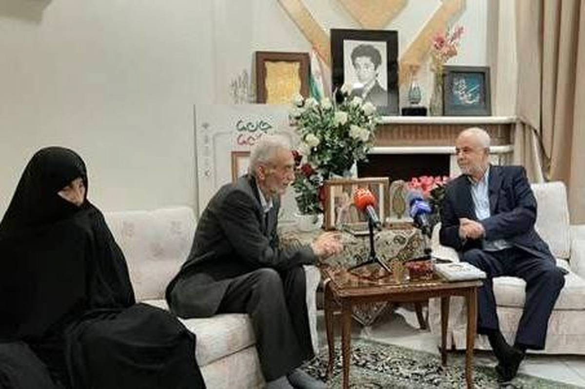 رسالت بنیاد شهید و امور ایثارگران تبیین سیره و روش زندگی شهدا در جامعه است