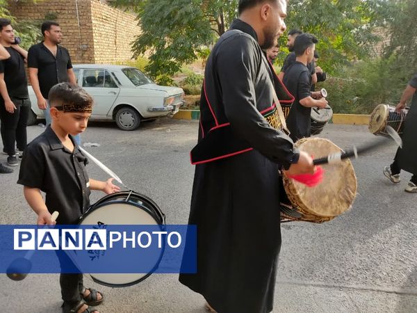 کاروان بزرگ علم گردانی در کاشان