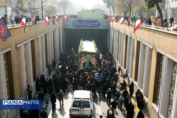 تشییع پیکر مطهر ۱۰۰ شهید گمنام