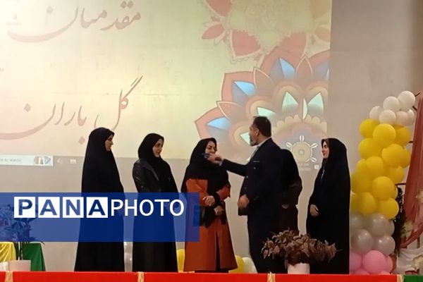 جشن میلاد حضرت زهرا(س) و روز مادر دبیرستان ریحانه النبی باقرشهر 