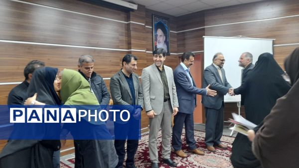 آیین گرامیداشت هفته پژوهش در شهرستان قائمشهر 