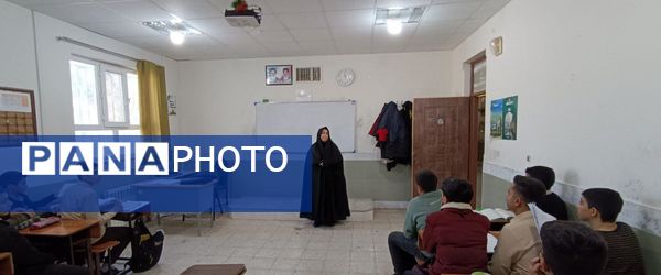 بازدید رئیس کارگروه آموزش متوسطه اداره آموزش و پرورش کاشمر‌ از دبیرستان میثاق