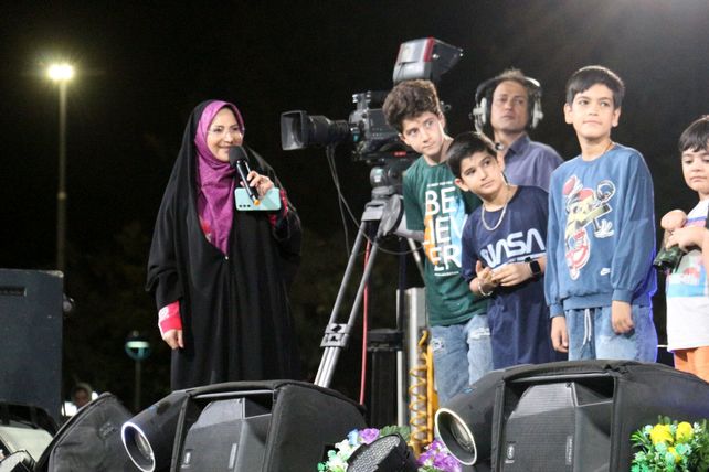 شبی متفاوت در کوهسنگی از سرودهای محمدی تا رصد ماه‌گرفتگی