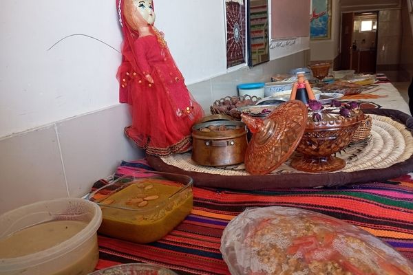 نمایشگاه صنایع دستی و جشنواره غذاهای سنتی به‌مناسبت دهه فجر 