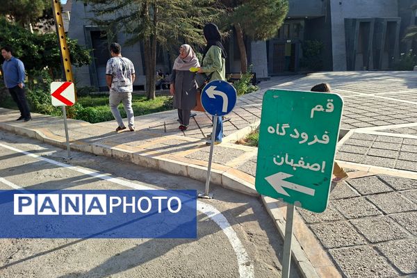 مسابقه دوچرخه‌سواری همیاران ترافیک در فرهنگسرای امام‌علی(ع) شهرک وایین شهریار