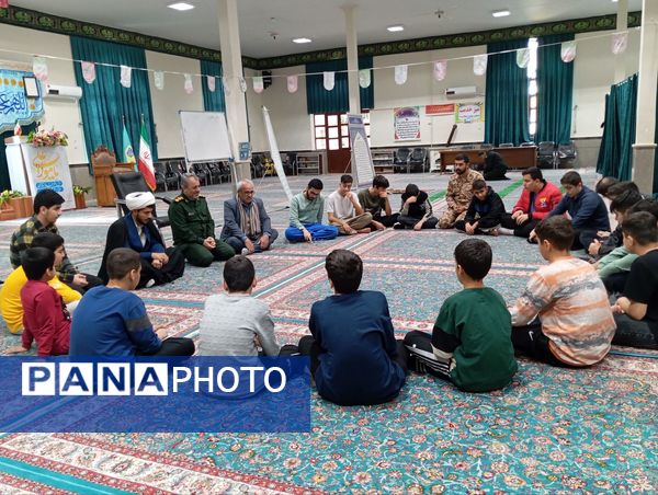  تجلی بندگی و تربیت در فضای اعتکاف دانش‌آموزی خداآفرین