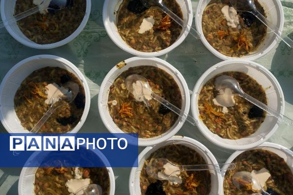 آیین فاطمیه با پخت آش نذری و مراسم عزاداری در دبیرستان شاهد صدیقه طاهره(س) اسلامشهر