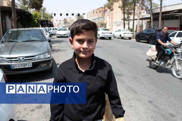 زنجیر زنی صبح عاشورا؛ خرامه در سوگ حسین(ع)