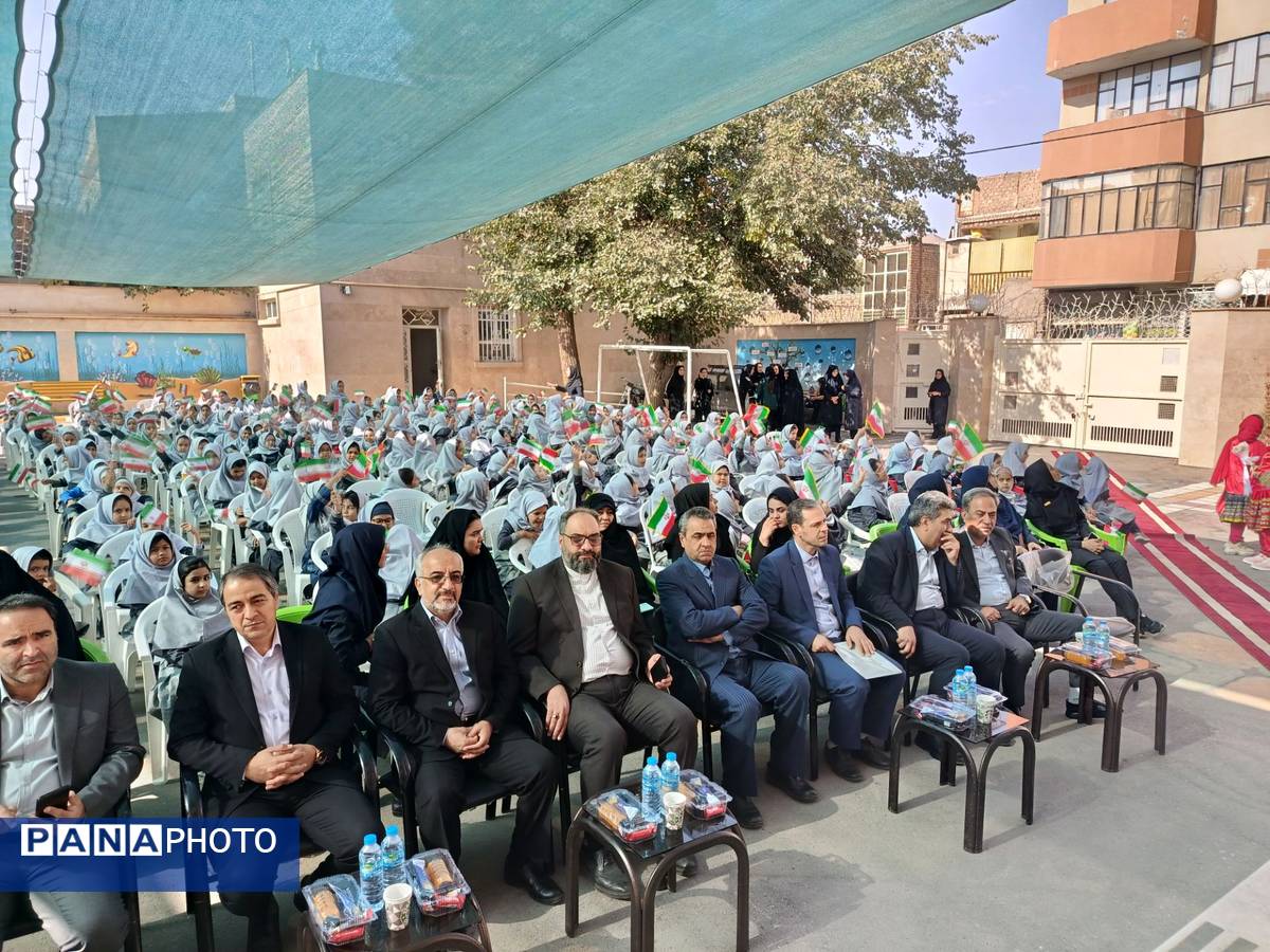 آغاز سال تحصیلی جدید در دبستان دخترانه پری زابلی نژاد ناحیه دو