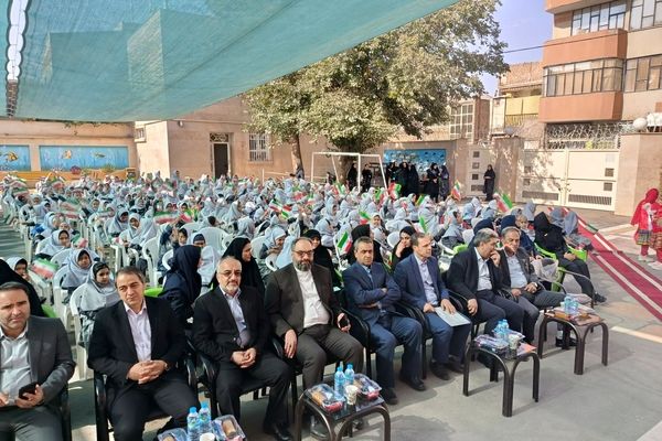 آغاز سال تحصیلی جدید در دبستان دخترانه پری زابلی نژاد ناحیه دو 