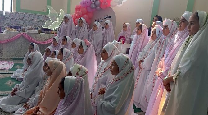 برگزاری جشن عبادت در نگین نیلوفری  زرقان 