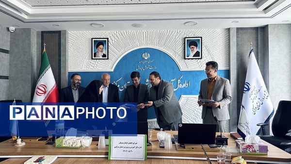 تقدیر از عوامل اجرایی جشنواره ملی طراحی و دوخت لباس دانش‌آموزی با حضور انجمن اولیا‌ و مربیان استان مرکزی
