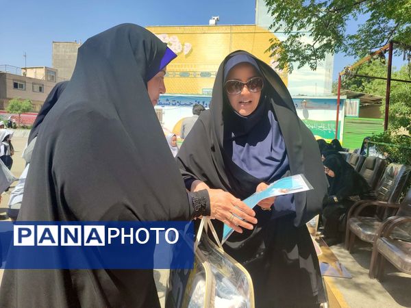جشن سپاس معلم در دبستان شاهد حاج تقی آقا بزرگ مشهد