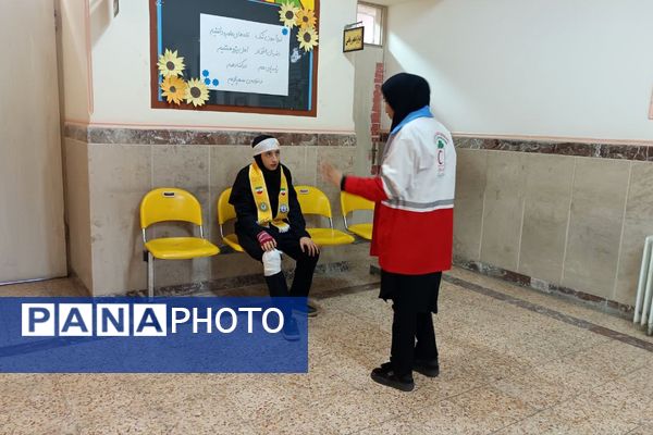  مانور زلزله در مدرسه فرزانگان ورامین