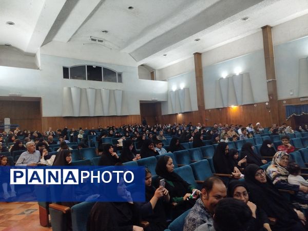 همایش فضای مجازی ظرفیت ها و آسیب ها در سالن سرو کاشمر با حضور مسئولین شهرستان