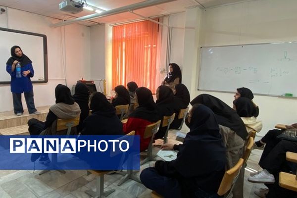  اردوی علمی در پژوهش سرای دانش آموزی بصیرت