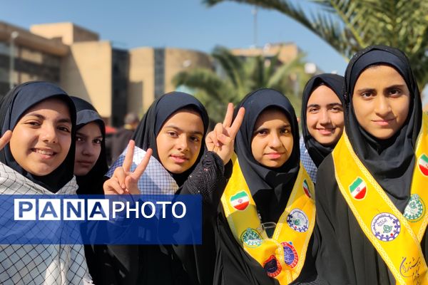 روز دانش‌آموز، روز خروشِ آگاهی و شادابی