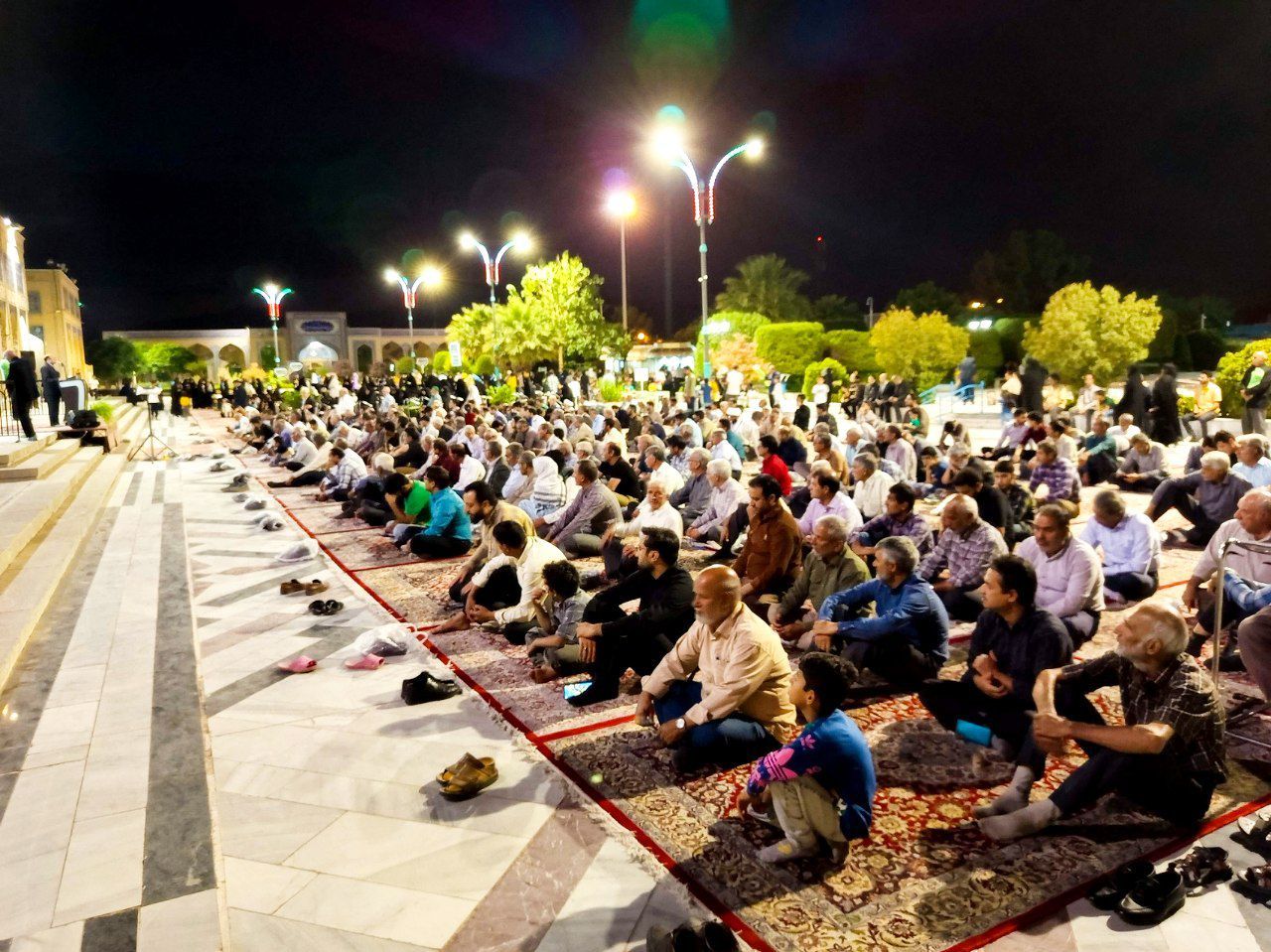اجتماع سکوتت را بشکن 