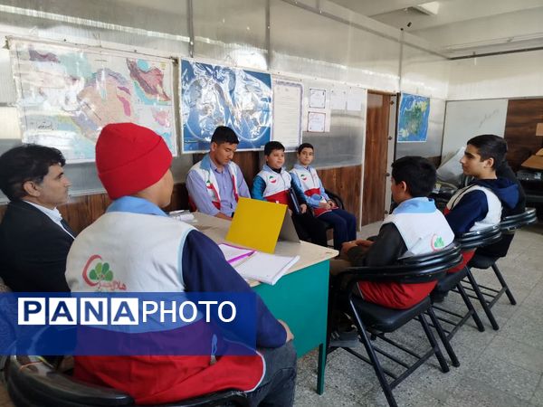 جلسه تشکل‌های دانش‌آموزی در دبیرستان نمونه دانش چناران