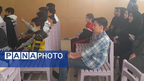 نشست بر مدار هشتم در کانون پرورشی فکری کودکان و نوجوانان