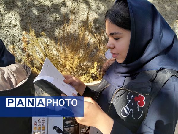 برپایی نمایشگاه کتاب در دبیرستان سلاله ناحیه یک کرج 