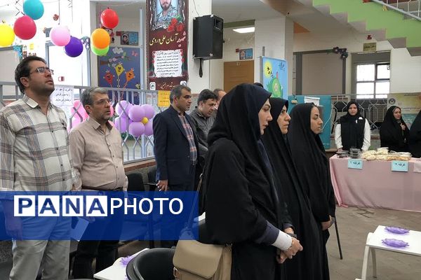 برگزاری جشن عاطفه‌ها در دبستان شاهد ام‌البنین (س) ناحیه دو شهرری 