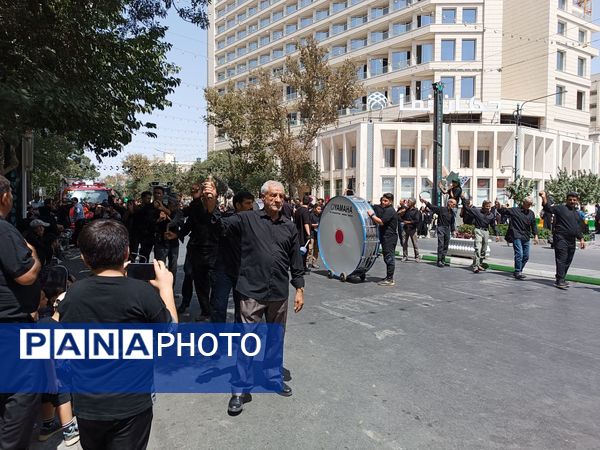 مراسم پیاده‌روی جاماندگان اربعین در مشهد