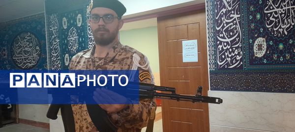 آموزش عملی آمادگی دفاعی در دبیرستان فرزانگان استعداد درخشان ملارد