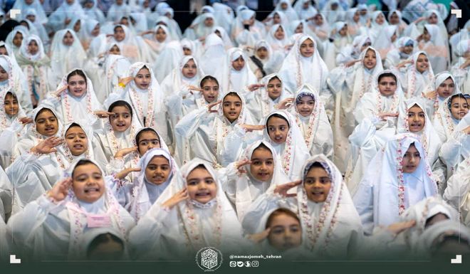 جشن تکلیف دانش‌آموزان دختر پایه سوم منطقه 14 تهران