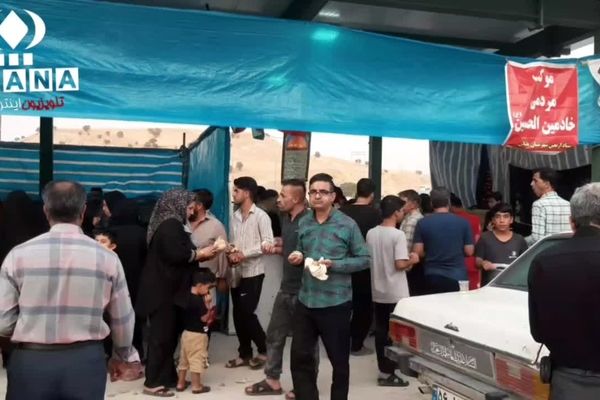 حضور پرشور زائرین اربعین حسینی در موکب دانش‌آموزی «عشاق الحسین» شهرستان هلیلان
