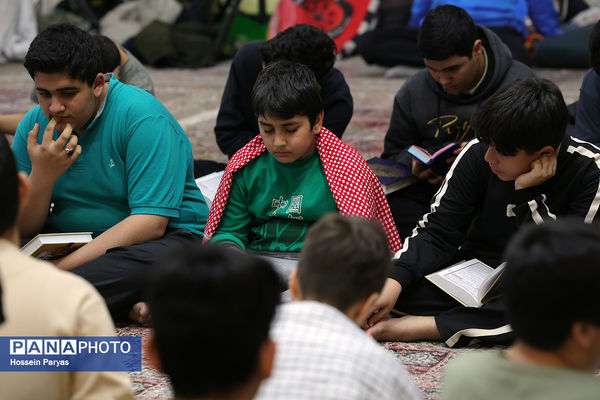 اعتکاف دانش‌آموزی در مسجد جامع امام جعفر صادق(ع) اقدسیه