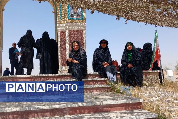 فرهنگیان ملارد به یاد شهدا در یادمان شهدای اقتدار زائر شدند