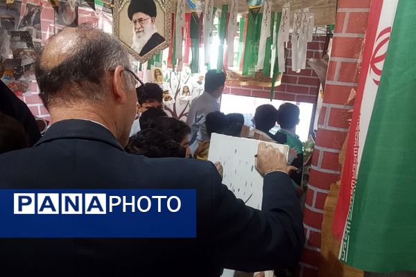 تجدید پیمان فرهنگیان ورامینی با آرمان‌های شهدا در هفته بسیج