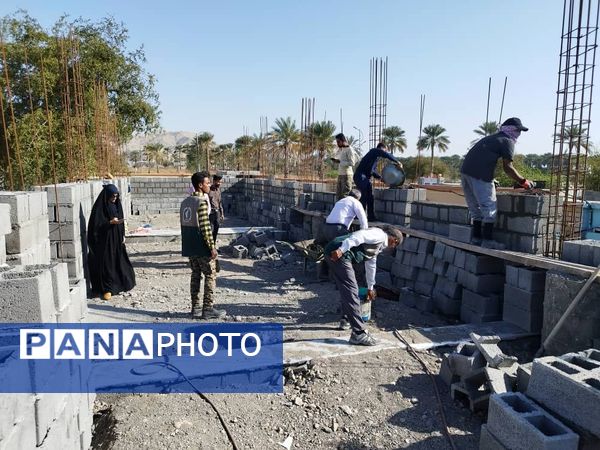 دیوار چینی حیاط مدرسه شهید رونما، هدیه گروه جهادی شهدای گمنام جغین 