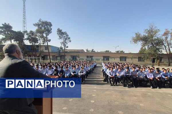 مراسم آغاز سال تحصیلی جدید در دبیرستان ماندگار شهید مدرس